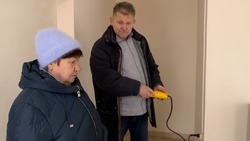 Инвалид первой группы получил новую квартиру в Корсакове 