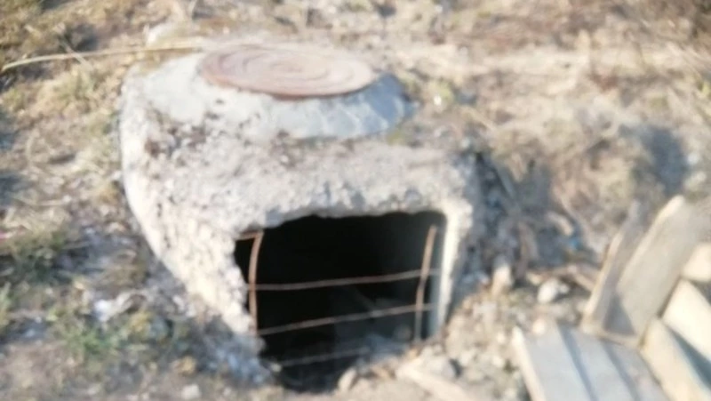 «Ребенок получил травму»: разбитый колодец в Долинске опасен для жителей