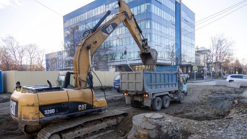 В Южно-Сахалинске продолжают капитальный ремонт участка улицы Хабаровской