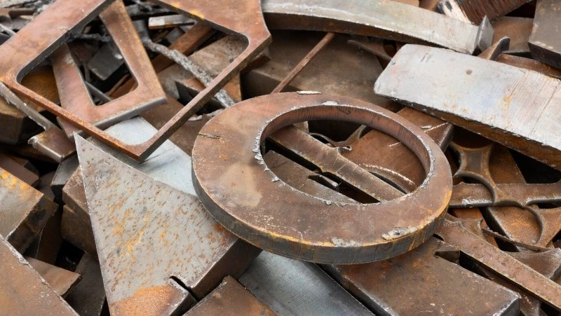 Житель Сахалина пойдет под суд за серию краж металла и сбыт украденного