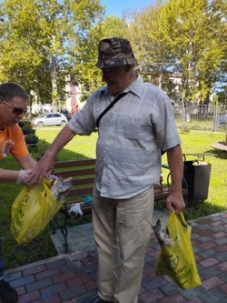 Свежую горбушу бесплатно раздали пенсионерам Поронайского района 2 сентября