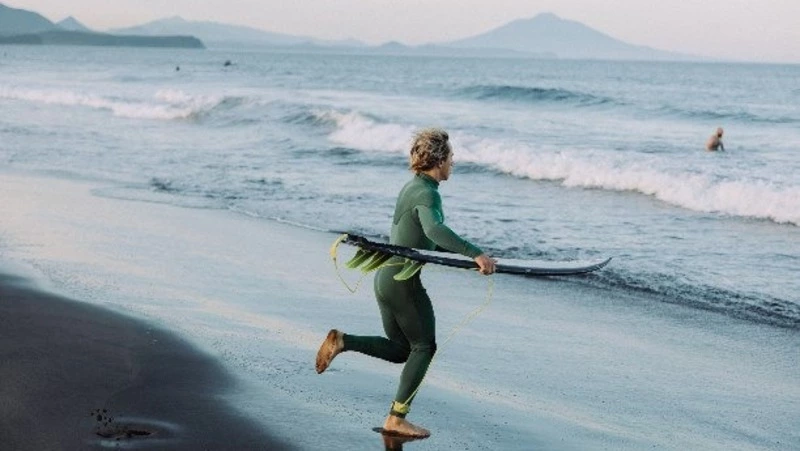 Международные соревнования по серфингу стартовали на Кунашире