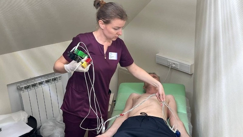 Здоровье под музыку: артисты филармонии Сахалина прошли диспансеризацию прямо на работе