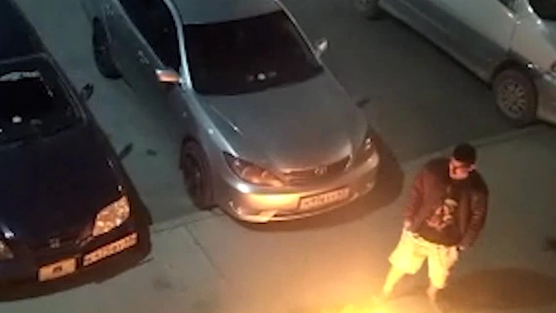 В Дальнем молодой мужчина накинулся на соседей с мачете в руках