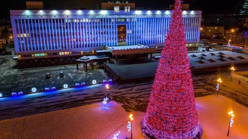 Сахалинцев просят обезопасить себя при посещении церемонии открытия главной елки области