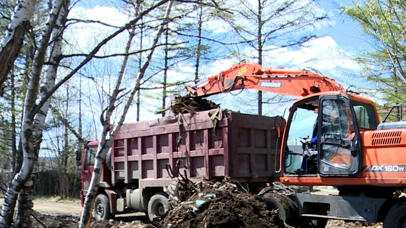 На Сахалине убирают мусор времен Советского Союза