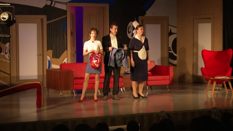 «Боингу» снова аплодируют в Углегорске. Артисты Чехов-центра собрали аншлаг