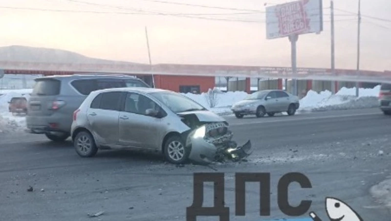 Toyota и Suzuki столкнулись на улице Железнодорожной в Южно-Сахалинске