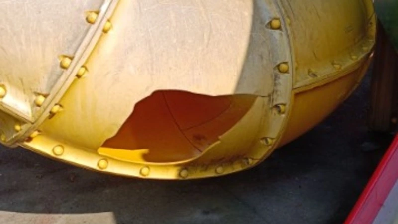 Дырявая детская горка возмутила родителей Южно-Сахалинска