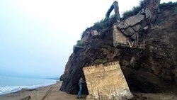 В Шахтерске развалилась старая японская галерея