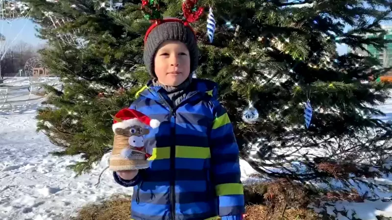 Письмо Деду Морозу: скромный Егор мечтает о машинке и футбольном мяче