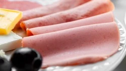 Вирус африканской чумы свиней нашли в известной ветчине на Дальнем Востоке