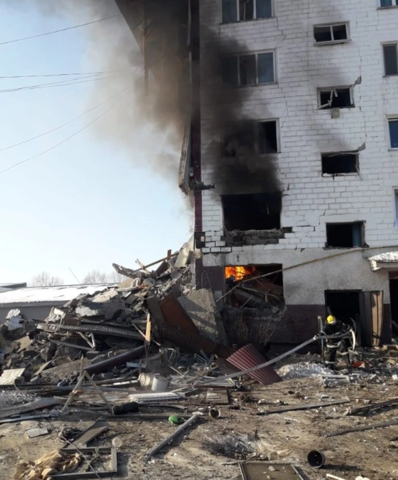 Спасательную операцию развернули в Тымовском после взрыва газа 19 ноября