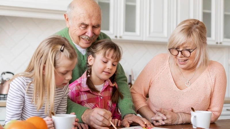 День бабушек и дедушек 2024: какого числа, история и традиции праздника