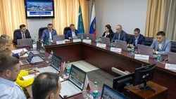 Валерий Лимаренко обсудил рост качества жизни с депутатами Гордумы Южно-Сахалинска 