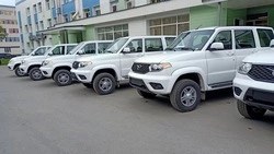 Новые внедорожники отдали медикам на Сахалине