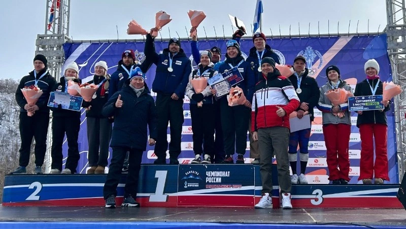 Сахалинские горнолыжники стали вице-чемпионами России в командной гонке