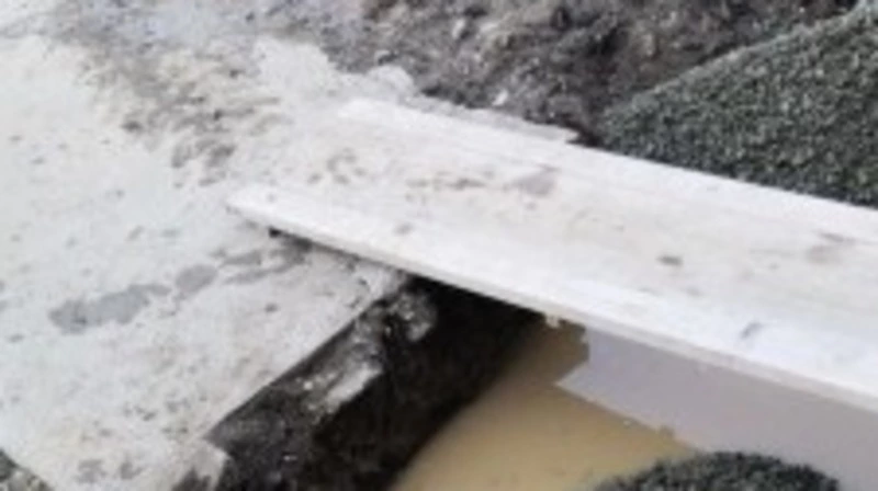 Следком на Сахалине возбудил уголовное дело за глубокую яму перед подъездом и разбитый нос