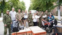 Мэр Поронайского округа Антон Карпуков лично доставил бойцам СВО мотоцикл, дроны и генераторы 