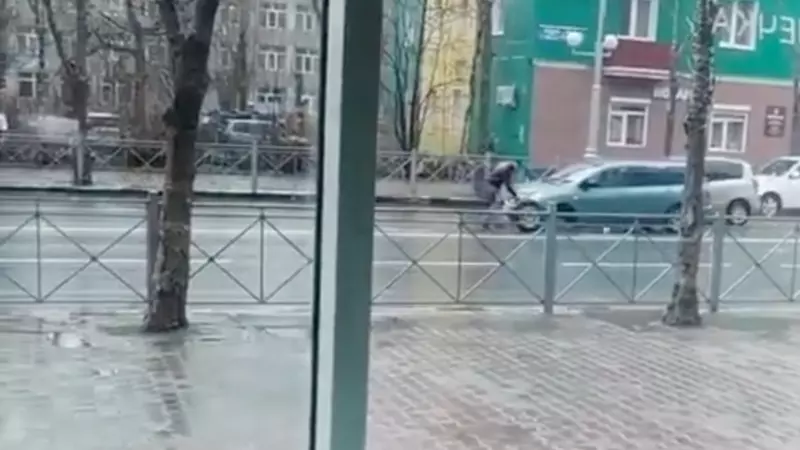 Сахалинец в дороге потерял самую важную часть автомобиля