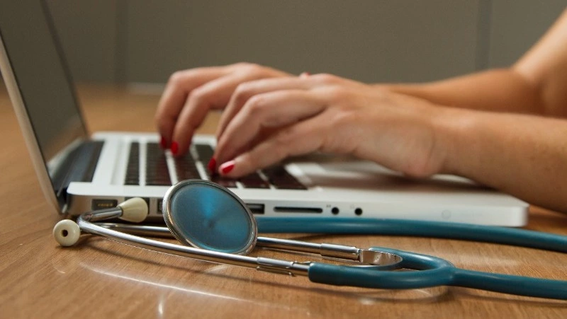 Бойцу СВО помогут с обследованием и лечением на Сахалине