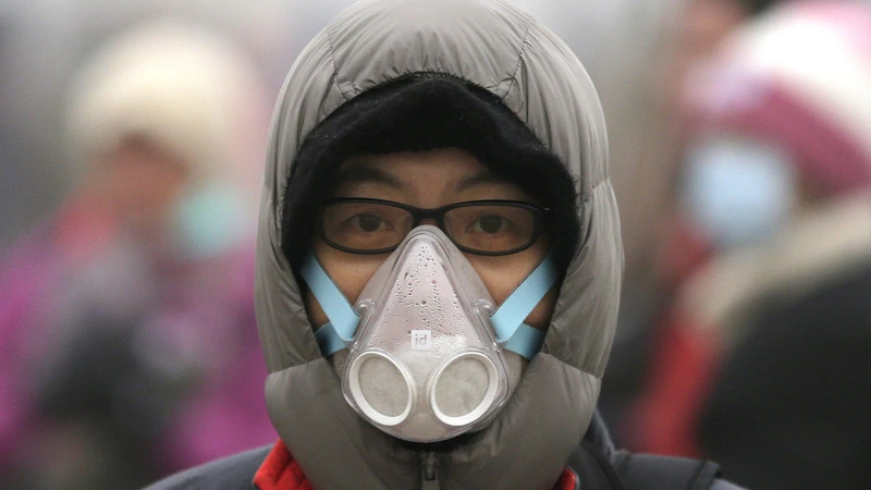 В строительных магазинах Южно-Сахалинска массово скупают защитные маски