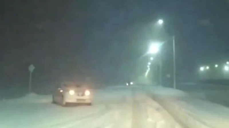 Циклон стал причиной двух ДТП в планировочном районе Южно-Сахалинска (ВИДЕО)