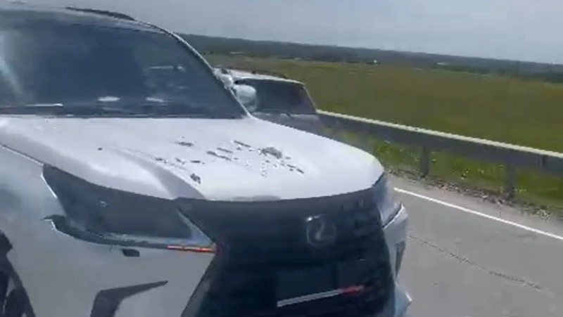 Внедорожник и легковая иномарка столкнулись на юге Сахалина