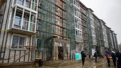 Лимаренко поручил УК за неделю отремонтировать протекающую крышу в Охе