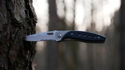 Встреча влюбленных в Южно-Сахалинске закончилась ударом ножа в спину