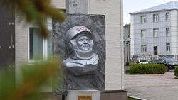 Отреставрированный скандальный монумент Гагарину открыли на Сахалине