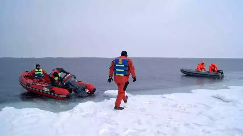 Шторм с волнами высотой 4 метра ожидается на Курилах