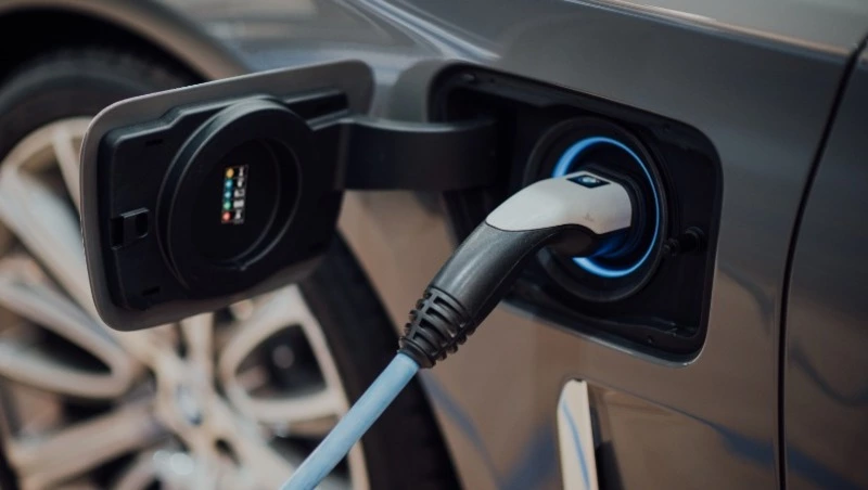 В центре Сахалина установят рекордное число заправок для электрокаров