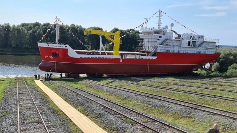 На воду спущен паром, который свяжет Курилы с Камчаткой