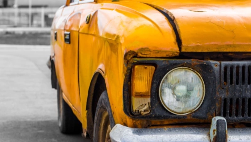 Следователи завели уголовное дело на подростков за угон автомобиля в Томари 