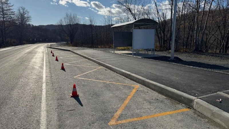 Шесть автобусных павильонов поставили благодаря нацпроекту за год в Сахалинской области