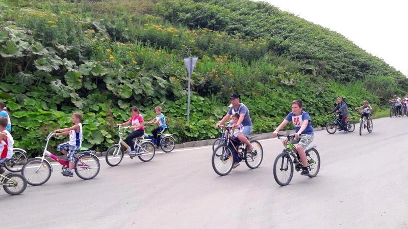 В сахалинском селе Правда в велопробеге поучаствовали инвалиды и детсадовцы (ФОТО)