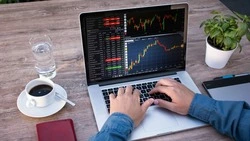 Новости валютного рынка: курсы евро, доллара США и юаня на 7 июля