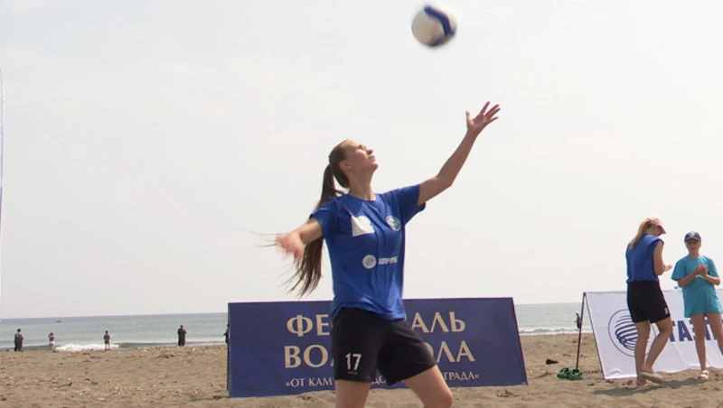 Столетний юбилей отечественного волейбола отметили на Сахалине