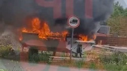 Дым столбом: Катер вспыхнул на участке в Лиственничном 