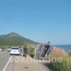 Автомобиль превратился в груду металла после ДТП в Корсаковском округе