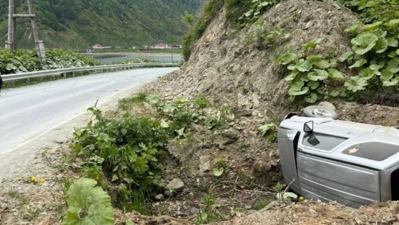 Пенсионеры перевернулись на внедорожнике в Невельском районе 
