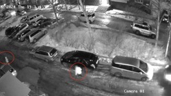 Дети в Поронайске пнули ради развлечения чужой внедорожник