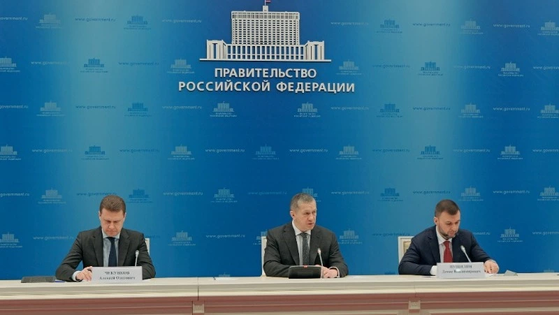 Полпред ДФО Юрий Трутнев: регионы Дальнего Востока продолжат помогать Донбассу