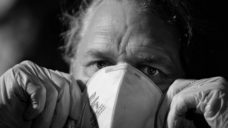 Больницам ДФО дадут миллиард рублей на оборудование и защитные маски по поручению Трутнева