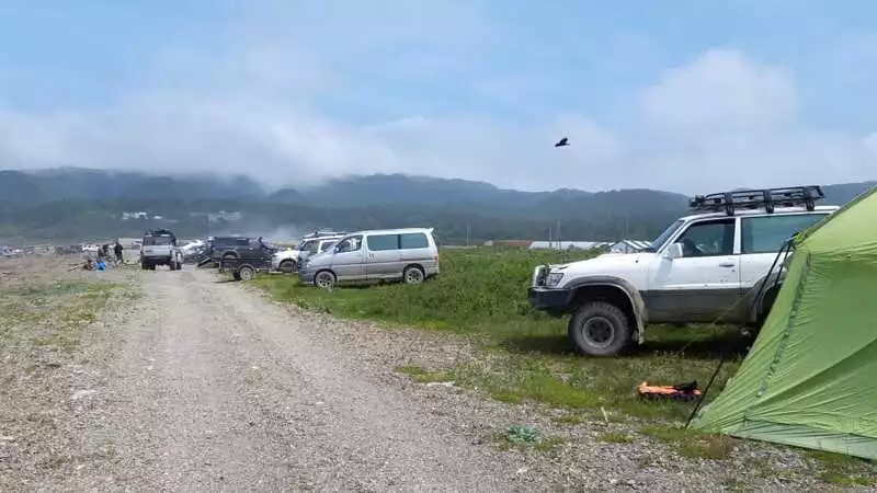 Сахалинцы ругают нерыбную погоду и ловят шипастую камбалу