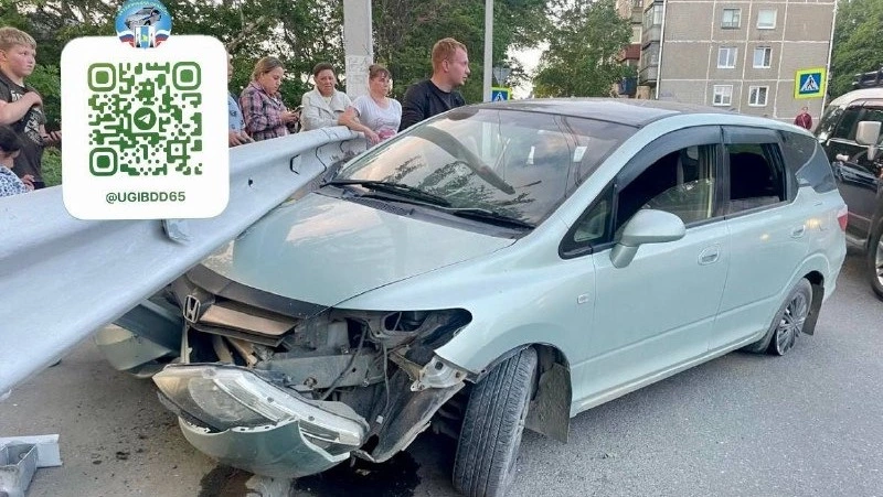 Водитель попал в реанимацию после ДТП в Корсакове 