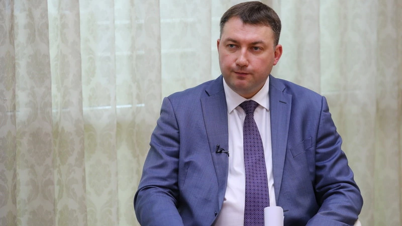 Студентка в Москве месяц сидела дома, но по прилету на Сахалин попала в больницу с коронавирусом