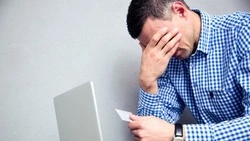 Мошенники списали деньги с банковских счетов у троих сахалинцев 