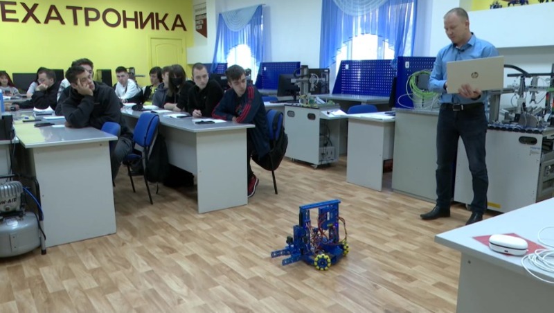 Сахалинский техникум отраслевых технологий и сервиса в Холмске отметил 30 лет. Страна Профтех 07.11.24
